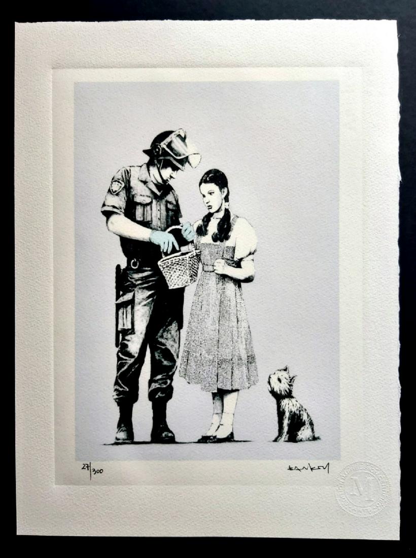 Banksy Stop and Search, Num. Pencil Certif. Edition: Banksy Stop and Search, Size: 38x28 cmts. Reproduction Modern lithography finished by hand.Vivera ink pigment.Numeration in pencil .Printed Signature .Stamp of the Editor.Certificate Edition 300/.