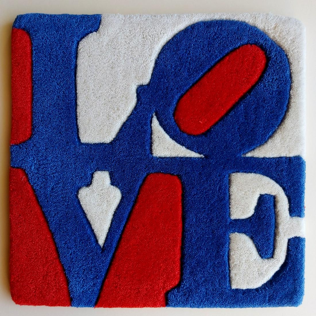 Robert Indiana, Czech Love, signed and certified: Robert Indiana.Czech LOVE.Multiple made of wool - hand tufted.2006.Verso with certificates, numbered by hand, signed with print on the certificate.Size: approx 40x40 cm.The manufacture of hand-tufted