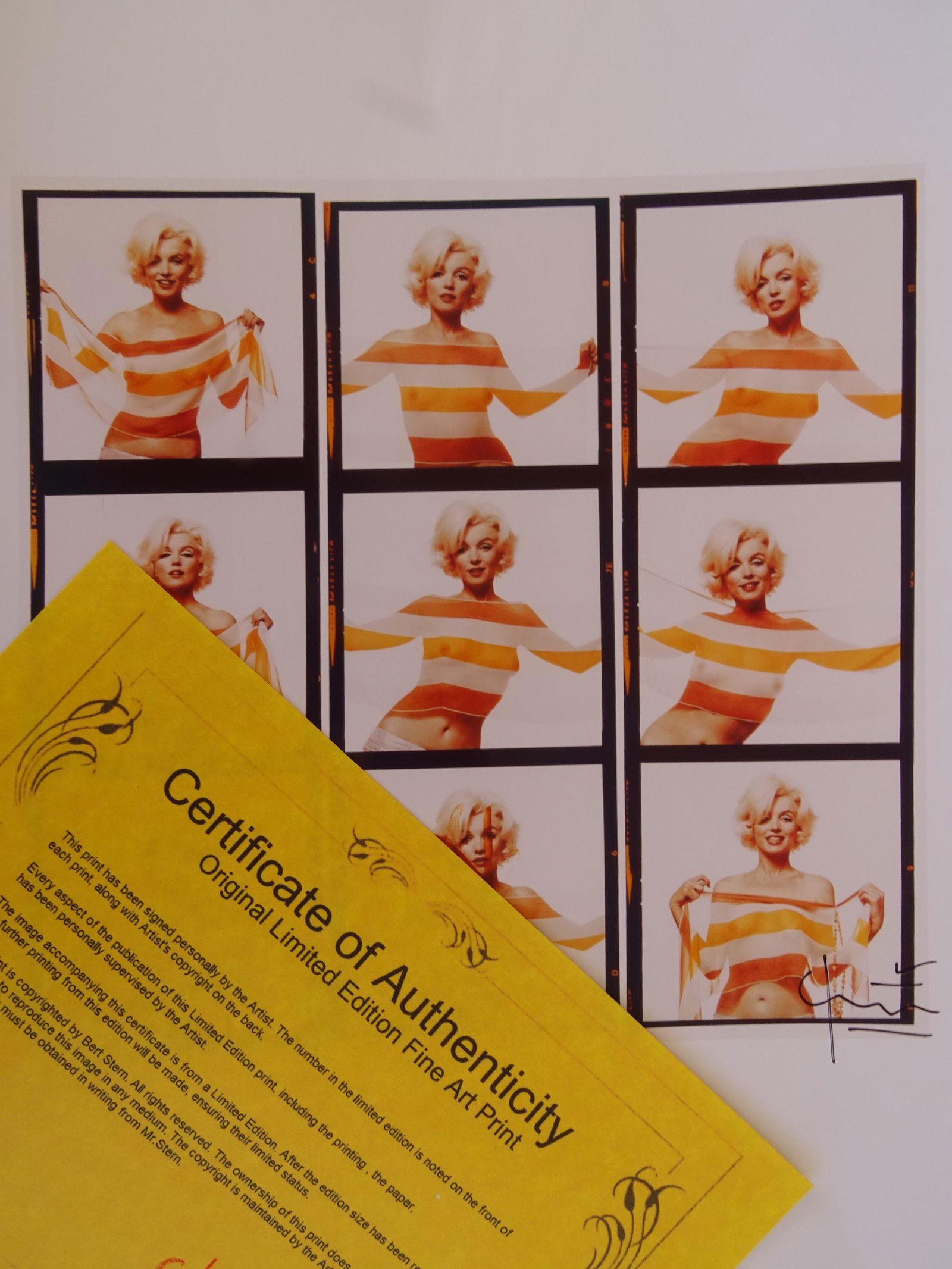 Bert Stern- Marilyn- Hand signed -numbered: Bert Stern, hand signed lithographic picture, numbered edition of only 36, stamped seal on the back, ca 41.5x29.5cm. Stern was the son of Jewish immigrants and grew up in Brooklyn. His father worked a