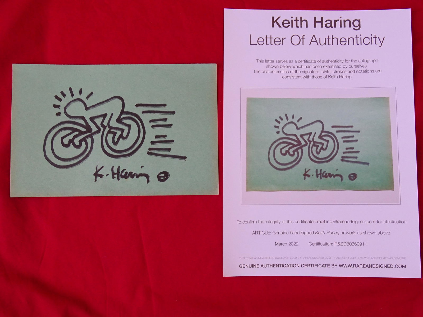 Keith Haring: Keith Haring (attributed), drawing hand signed, paper size:ca 22x14 cm,unframed Haring's work grew to popularity from his spontaneous drawings in New York City subwaysâ€”chalk outlines of figures