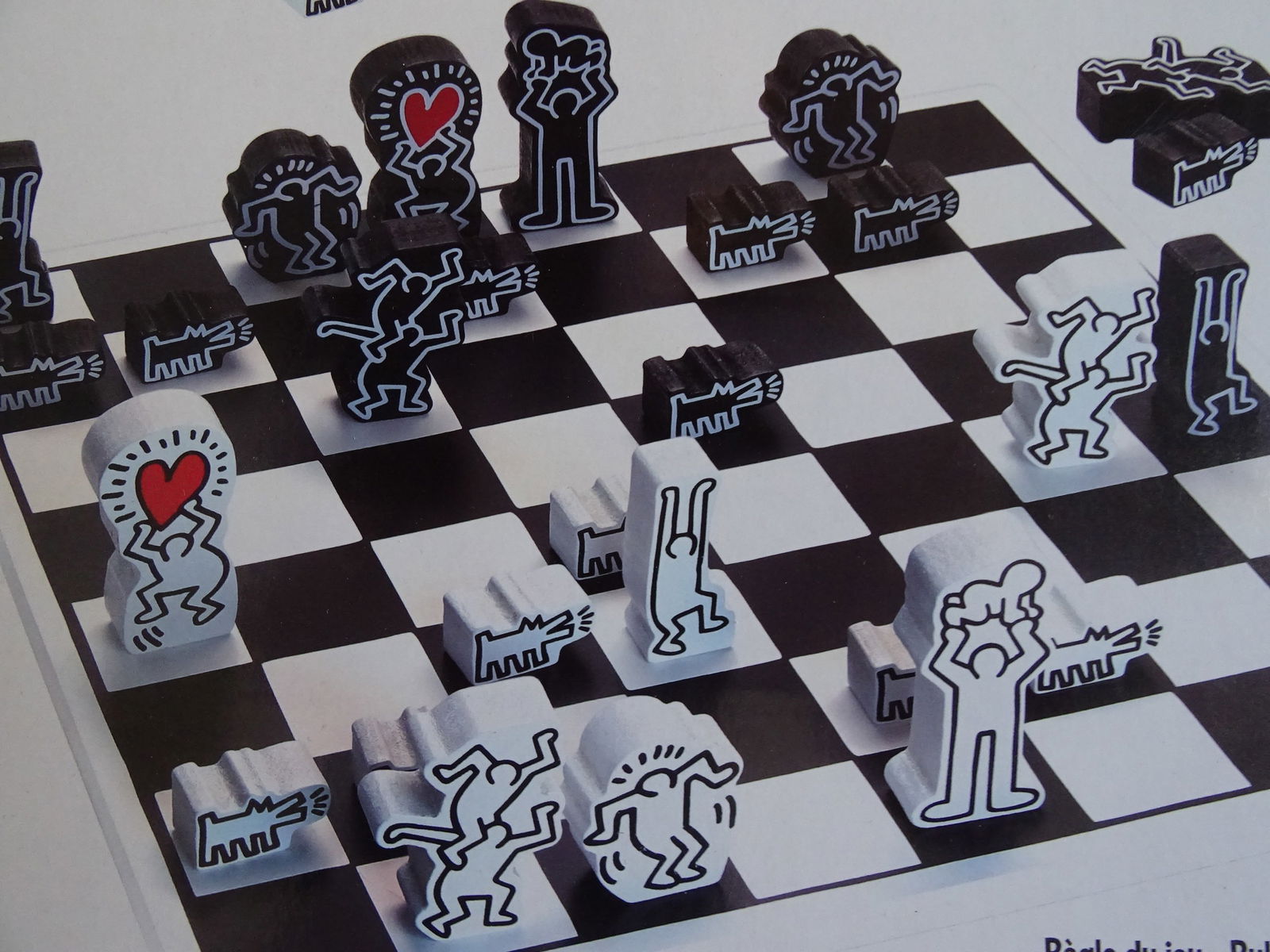 Keith Haring chess: Keith Haring wood chess