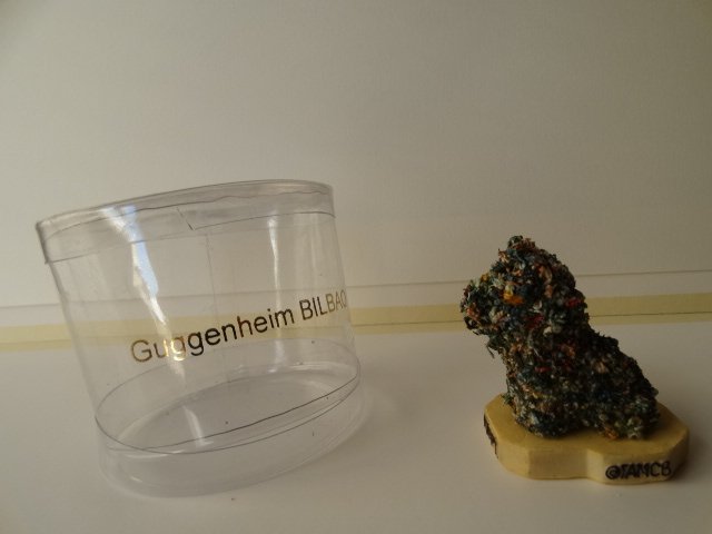 Jeff Koons: Jeff Koons PuppyGuggenheim Bilbao MuseumSize: 5,8 x 4,7 x 3 cm