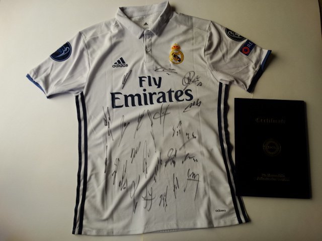 Real Madrid Team siged Jersey Cristiano Ronaldo,.+ COA: Real Madrid signed Jersey team+COA