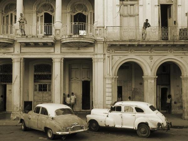 PASEO DEL MARTI, CUBA, 1996…JEREMY HORNER: Jeremy Horner - Paseo Del Marti, Cuba, 1996 - 48 X 36 In. - This Giclée On Canvas Is Gallery Stretched And Ready To Hang