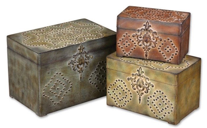 Hobnail, Boxes, S/3: These decorative boxes are finished in a combination of weathered reds, mossy greens and sandy browns with gold and burnished black details. Sizes: sm-10x6x6, med-12x8x8, lg-15x10x10 Dimensions: 15 W