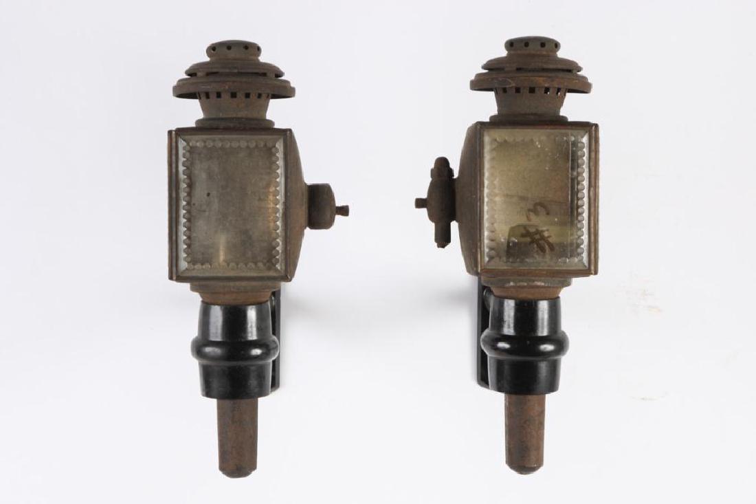 WHITE MANUFACTURING SCALLOPED GLASS CARRIAGE LAMPS: Height 14 inches.