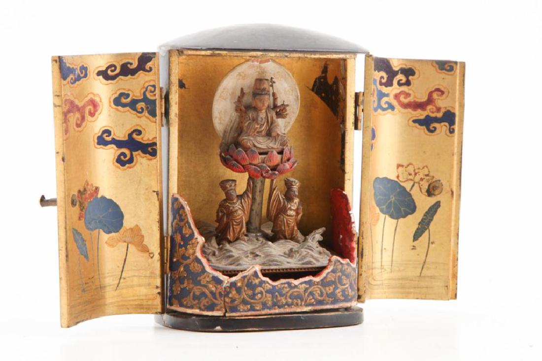 JAPANESE MEIJI PERIOD WOOD BUDDHA IN LACQUER CASE (1 of 9)