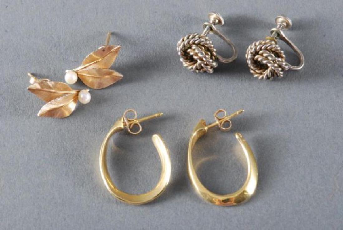 (1) PAIR OF 18K GOLD EARRINGS and (2) OTHERS (1 of 5)
