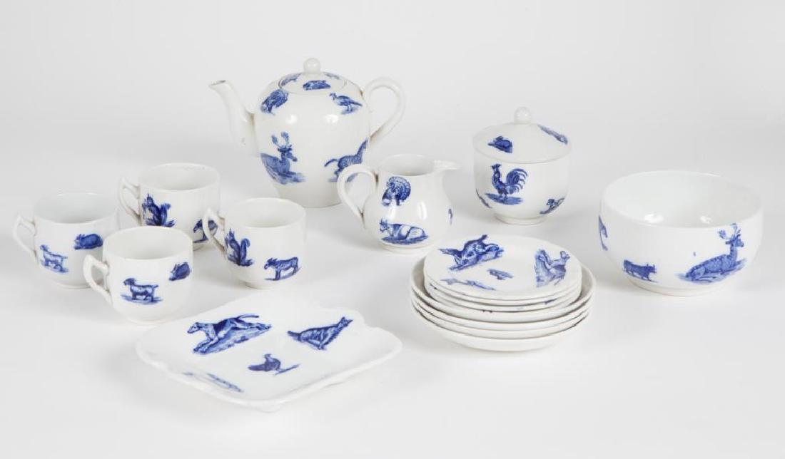 COPELAND SPODE CHILD'S BLUE & WHITE TEA SET (1 of 5)
