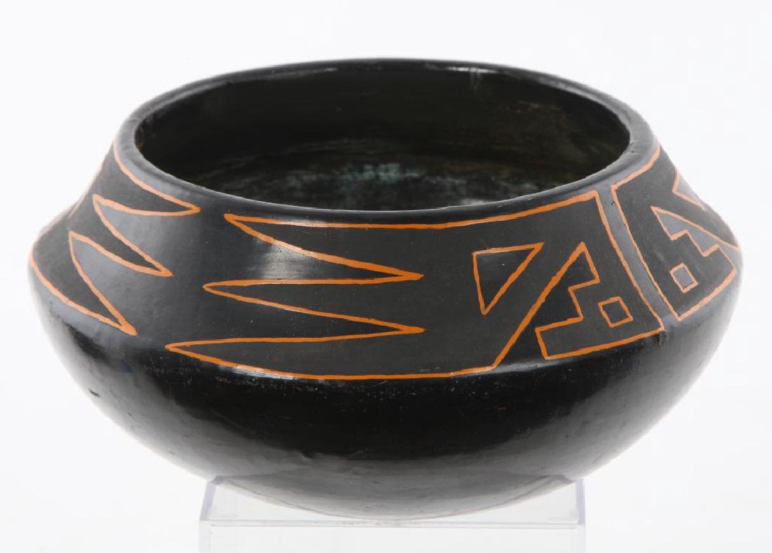 TAFOYA SANTA CLARA PUEBLO POTTERY (1 of 5)