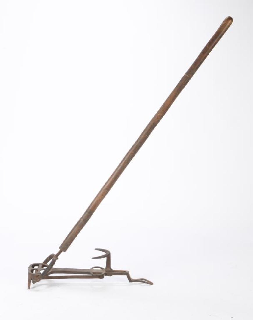 CAST IRON MECHANICAL BOOT JACK (1 of 5)