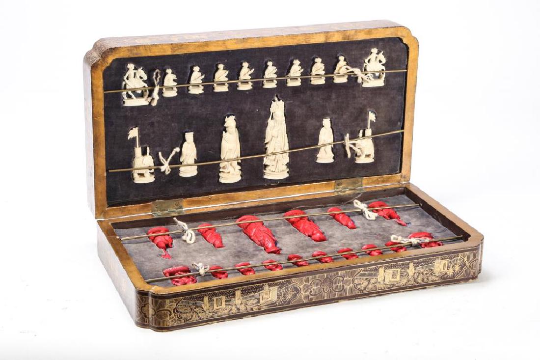 ANTIQUE CHINESE EXPORT CHESS SET (1 of 10)