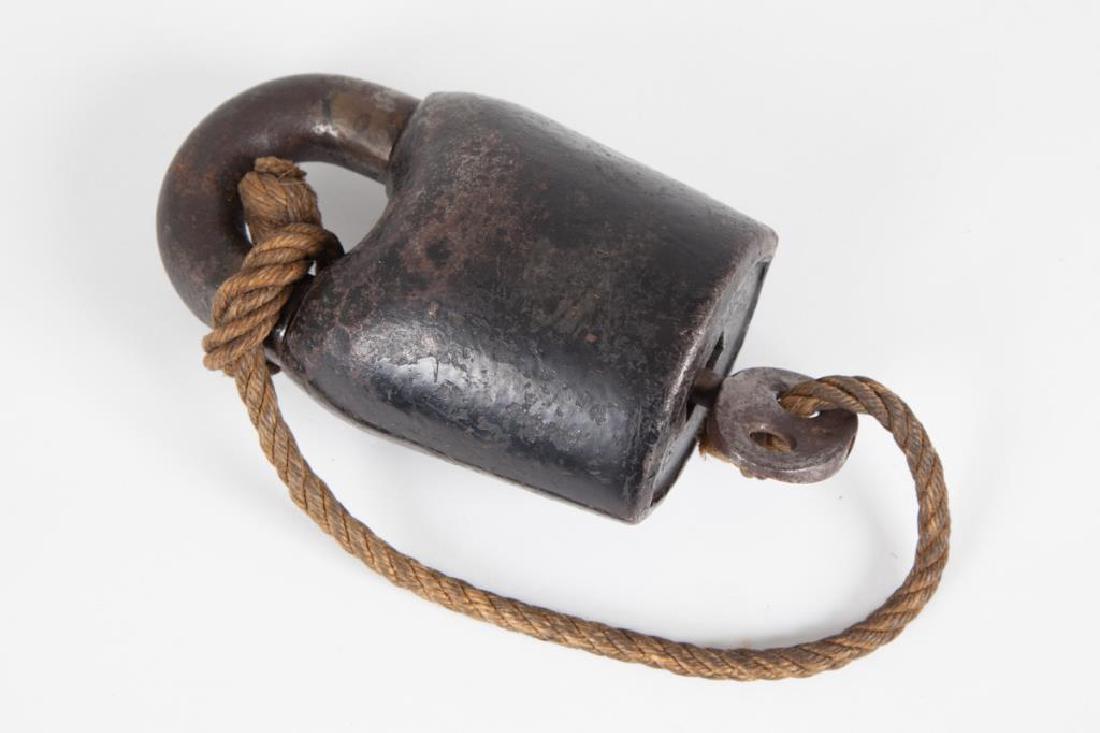 STAR LOCK WORKS SCANDANAVIA DESIGN IRON PADLOCK (1 of 7)