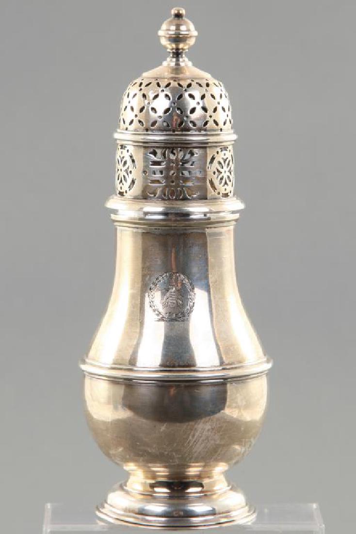 WILLIAM COMYNS & SONS STERLING SILVER MUFFINEER (1 of 9)