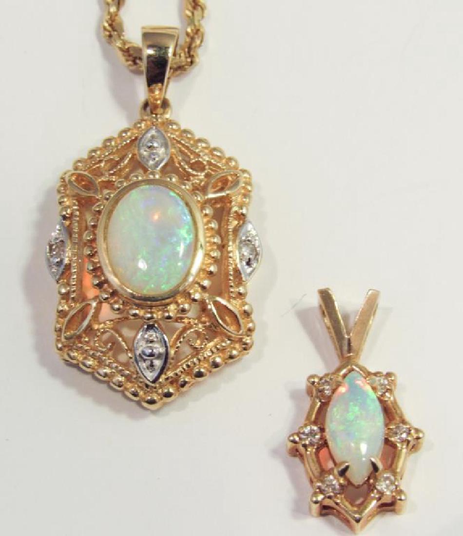 14K GOLD OPAL PENDANT ON CHAIN (1 of 4)