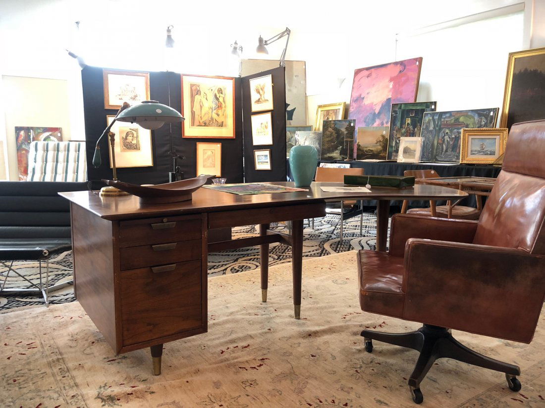 DESKS INC. NEW YORK CITY MID CENTURY MODERN DESK (1 of 13)