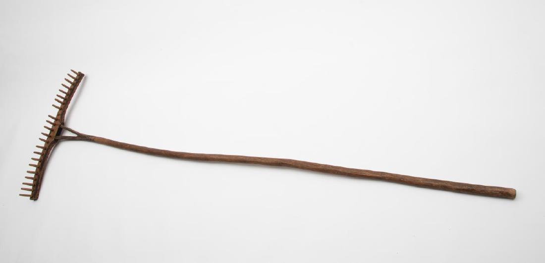 PRIMITIVE BARN RAKE, AMERICA, 19th (c) (1 of 4)