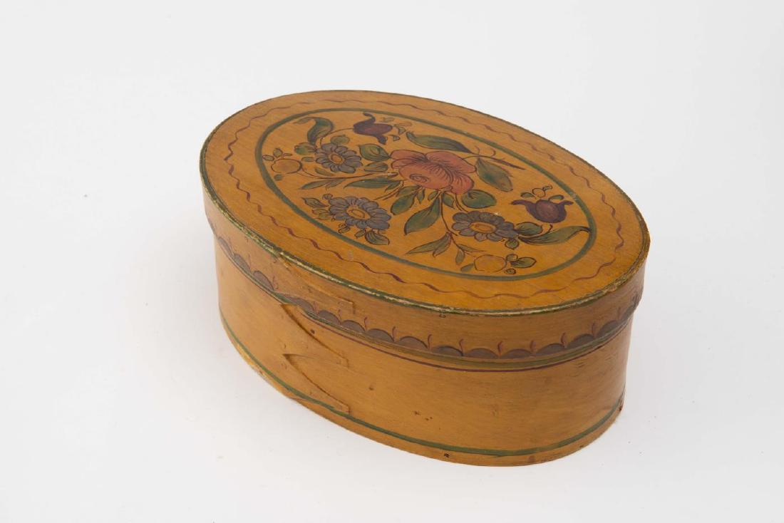 FLORAL DECORATED BENTWOOD OVAL PANTRY BOX: 4 x 10 5/8 x 7 1/4 inches
