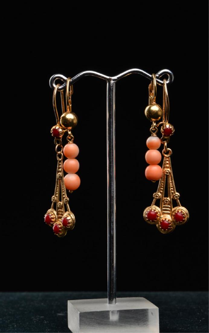 679(2) PAIR OF 14k and 18k GOLD EARRINGS (1 of 14)