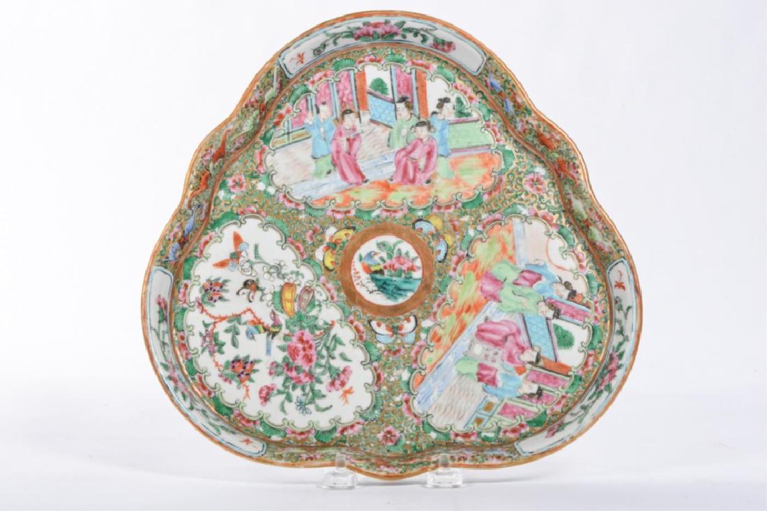 CHINESE ROSE MEDALLION LOBED TRAY: 10 3/4 x 11 inches.