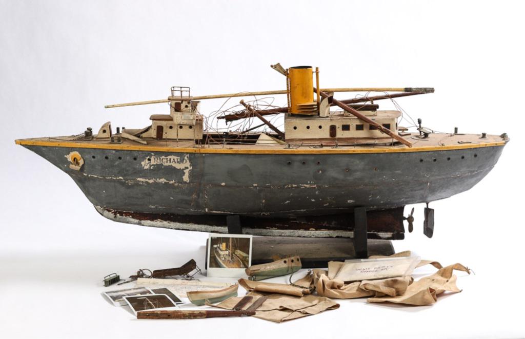 LARGE ANTIQUE SHIP MODEL "RICHARDSON": With metal hull. Needs full restoration. 42" long