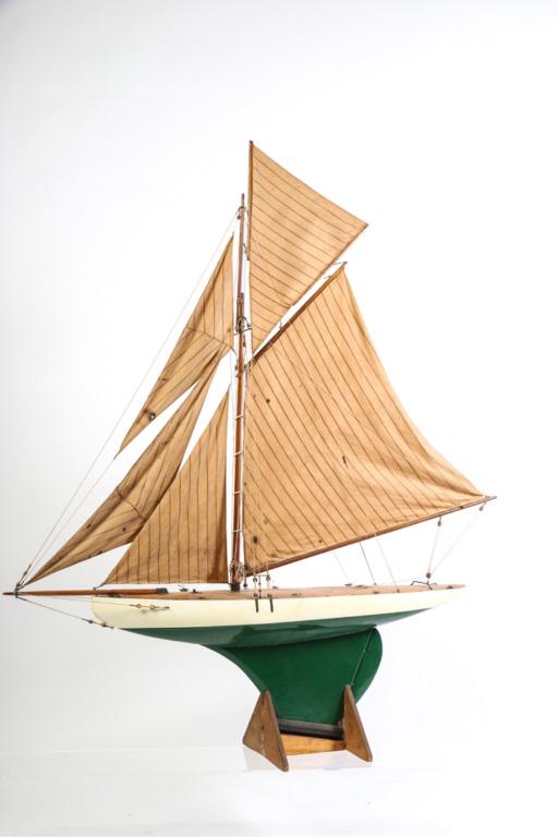 SINGLE MAST POND MODEL: Nicely rigged, nice patina. H 4' 2" L 3' 7". Comes with shipping crate