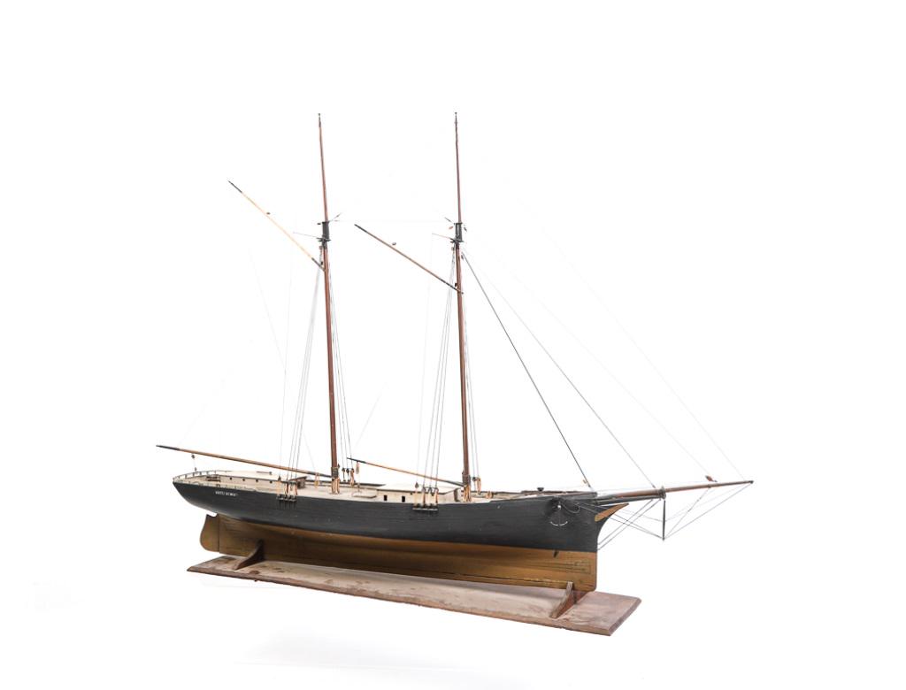 EARLY 20TH CENTURY TWO MASTED SCHOONER "WHITE WING": Nice old patinated surface, fully rigged. Very good condition. H 2' 10" L 4'. Comes with shipping crate
