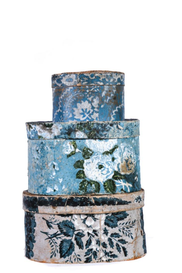 (3) WALLPAPER BAND BOXES: (1) Box lined with "Boston Yankee" September 23, 1819 newspaper. 5 x 5 1/2 7 inches (and smaller)