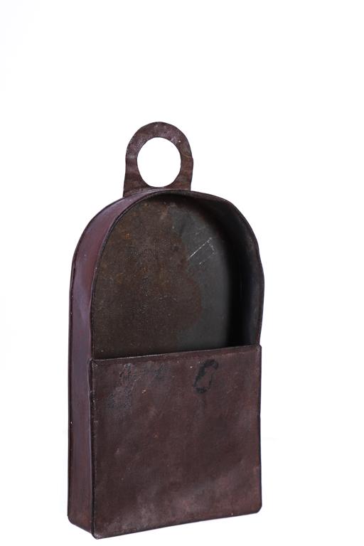 DOME TOP TIN SPLINT HOLDER in RED PAINT: 6 3/4 x 3 1/4 inches.
