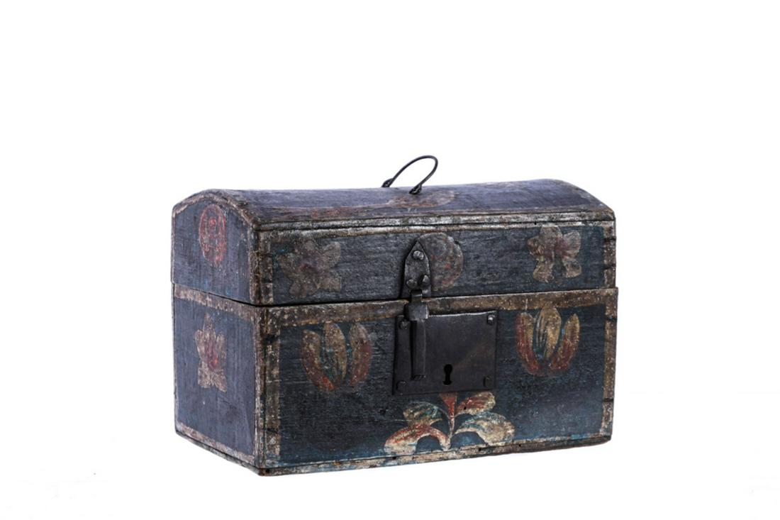 PENNSYLVANNIA DUTCH DOME TOP BOX: Hand painted with tulips and bird. Locking box with wire handle and snipe hinges. 5 1/2 x 8 x 4 1/2 inches.