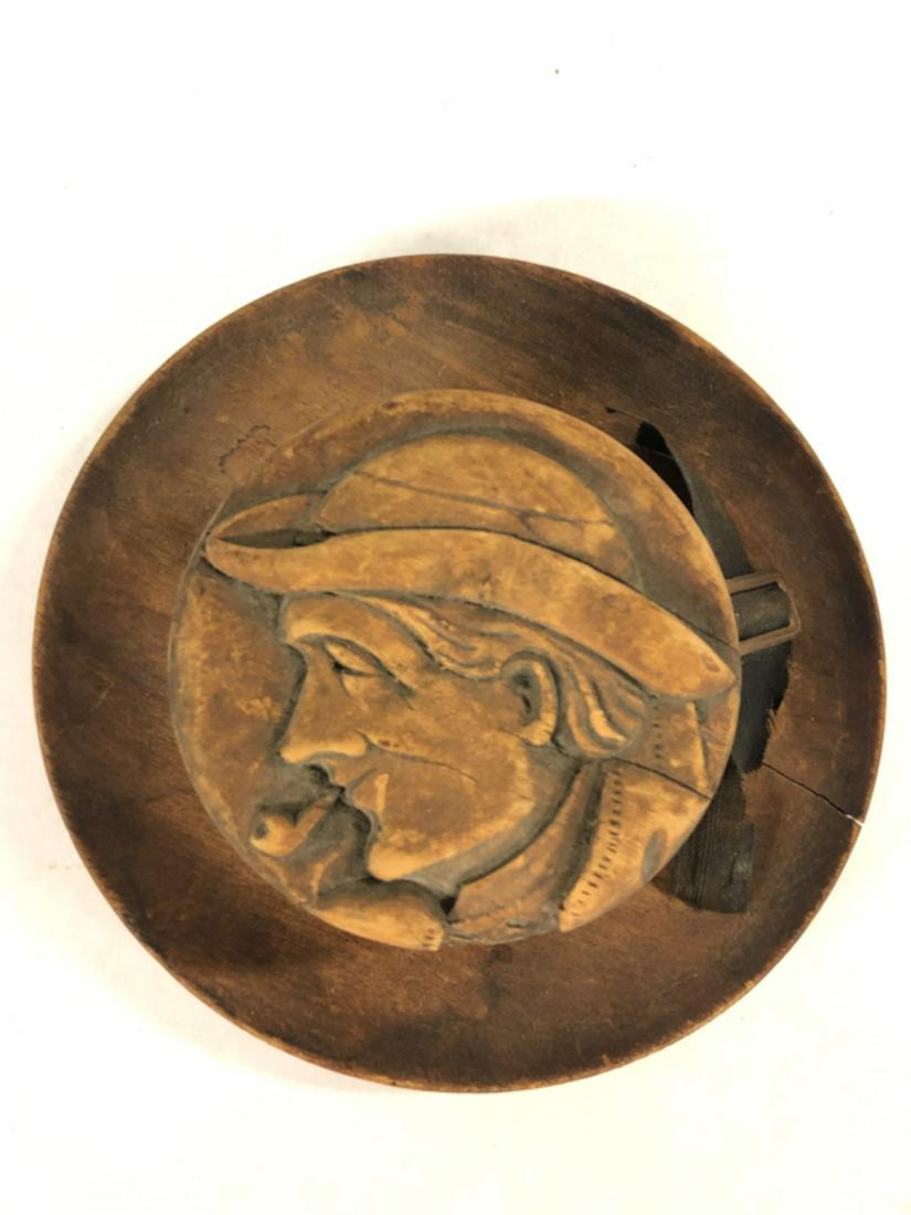 CARVED WOOD TOBACCO BOX (1 of 3)