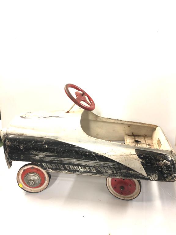 MURRAY FBI RADIO CRUISER PEDAL CAR: Painted pressed steel. Some oxidation and paint loss 34" long From the collection of former FBI agent Bill Rosenbaum Condition: See photos Temp No 479