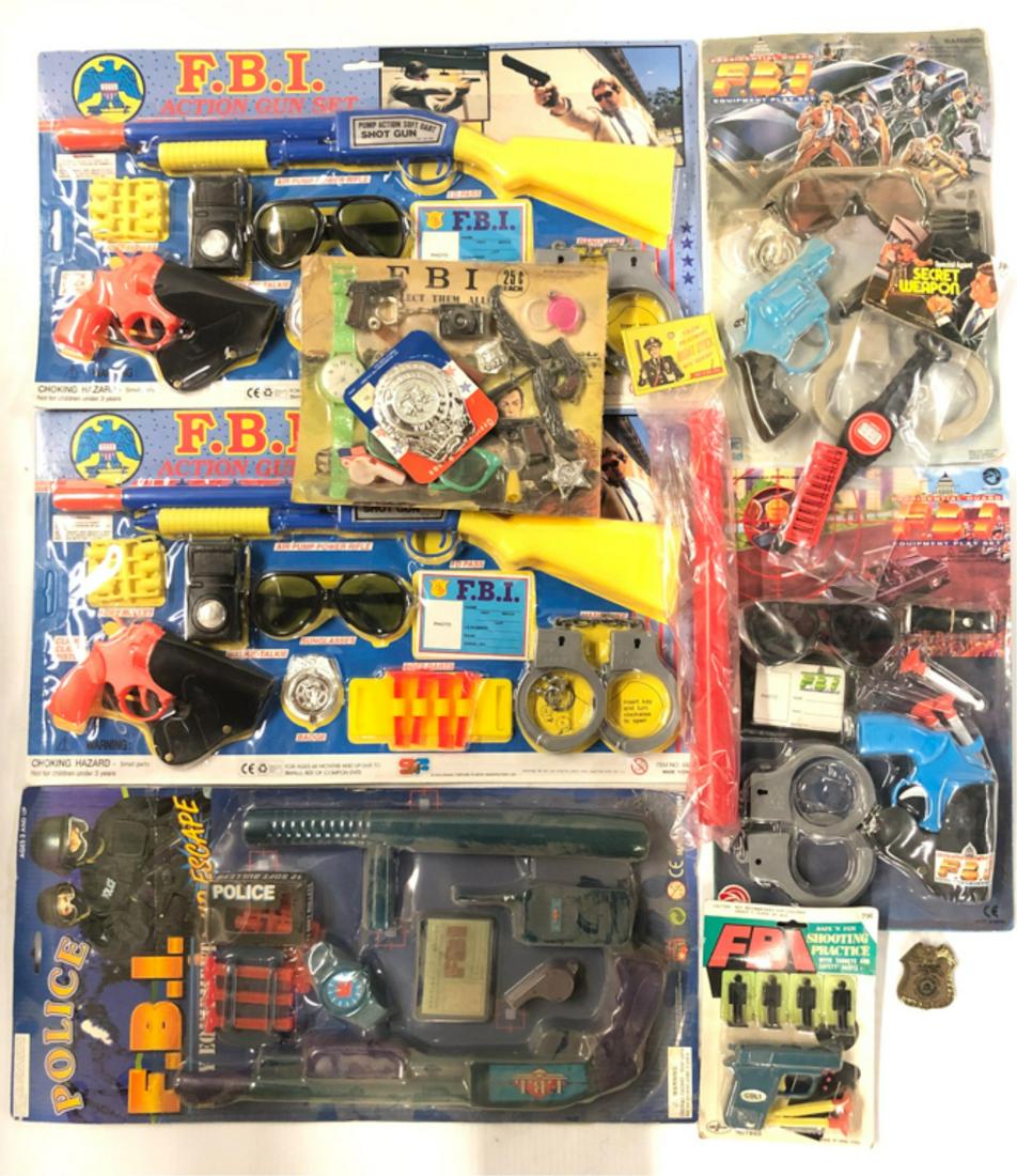(11) PIECES PLASTIC FBI TOYS (1 of 3)