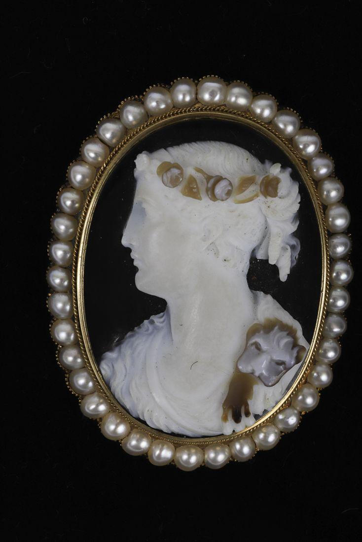 (19thc) SHELL CAMEO SET IN 18k GOLD BEZEL w PEARLS: (19th c) 18k gold (tested 18+) with cameo of a Hellenistic woman draped with a mink stole. Bezel backed with pin to be worn as a brooch. 2 x 1 ½ inches 17.4dwt