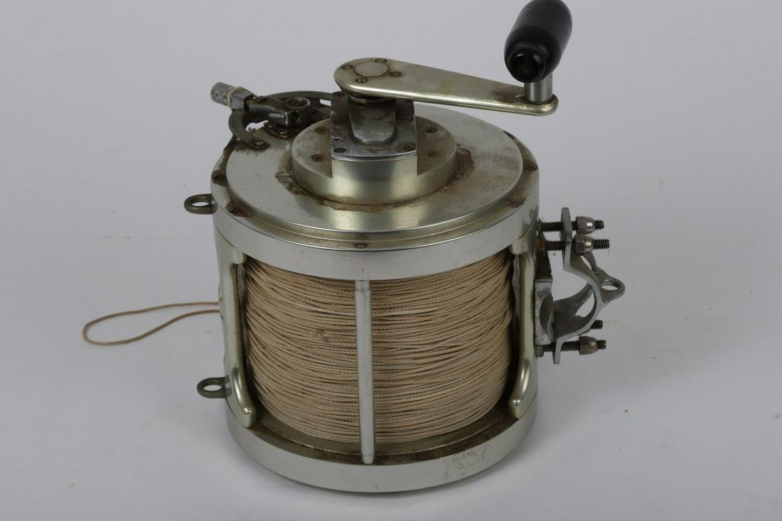 PENN SENATOR 10/0 FISHING REEL: 5 7/8 spool