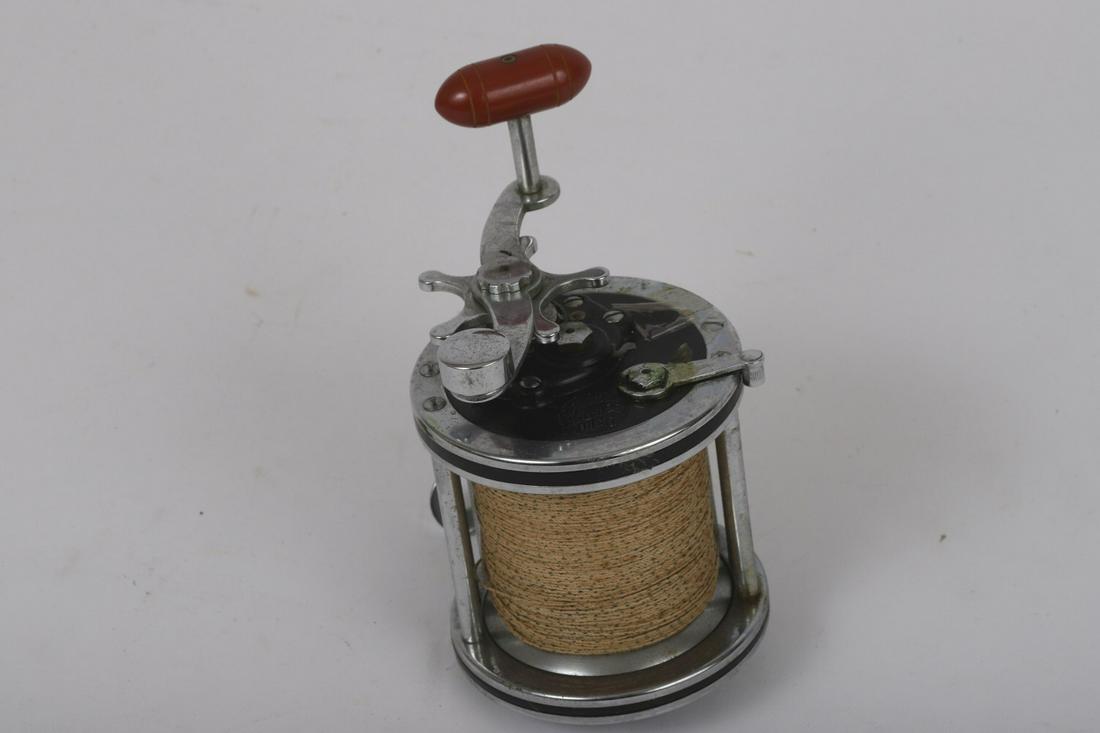 PENN SENATOR 3/0 FISHING REEL: 3 ¼ inch spool