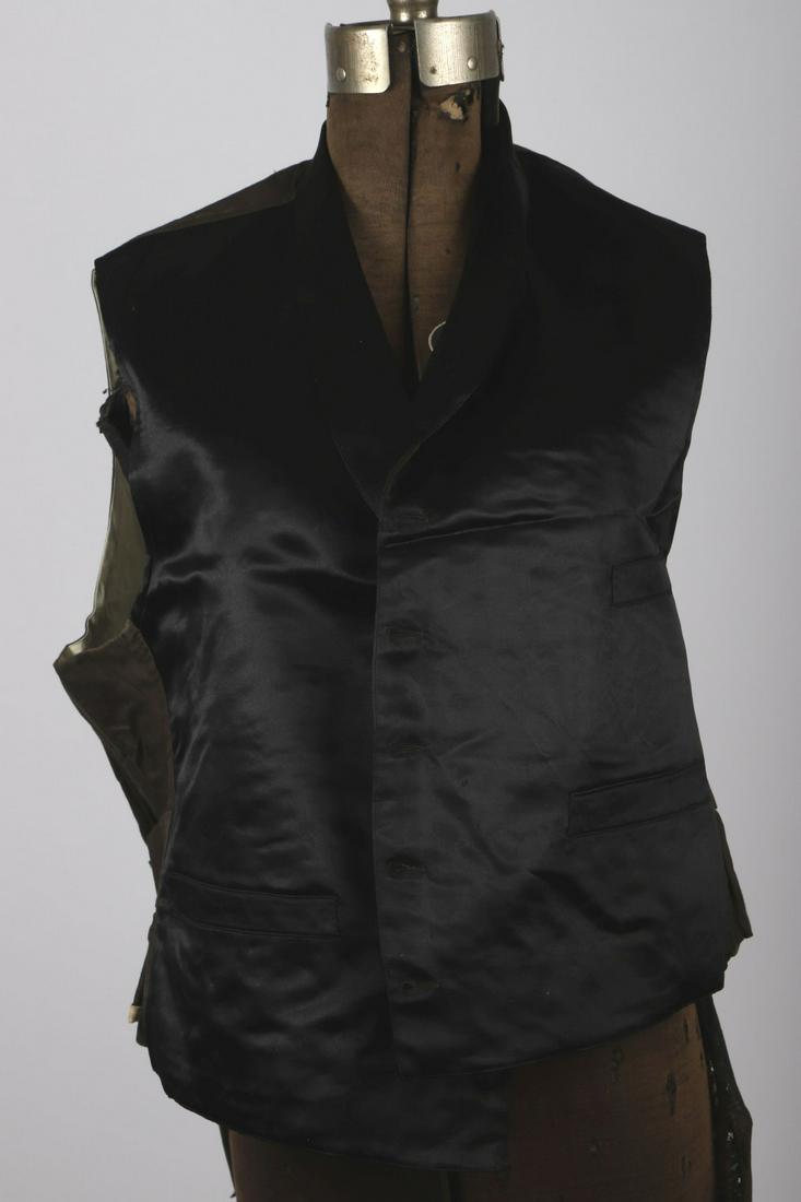 GENTLEMAN'S SILK VEST with SHAWL COLLAR: Linen lined interior signed H.F. Pitman.