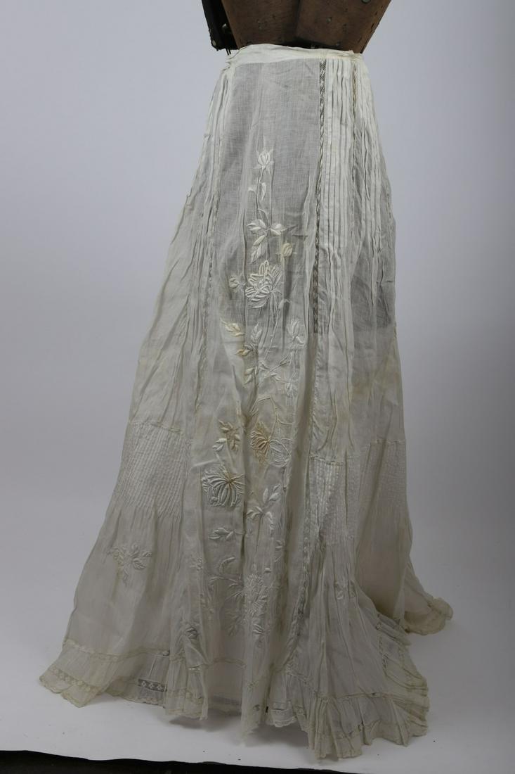 EDWARDIAN LACE & WHITEWORK SLIP: 44 inches. 24 inch waist