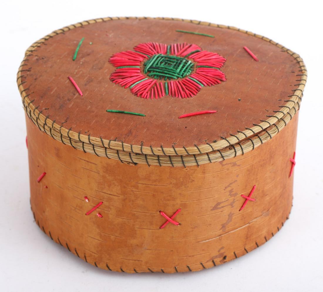 ROUND NATIVE AMERICAN BIRCH & QUILL WORK BOX: 4 x 7 inches