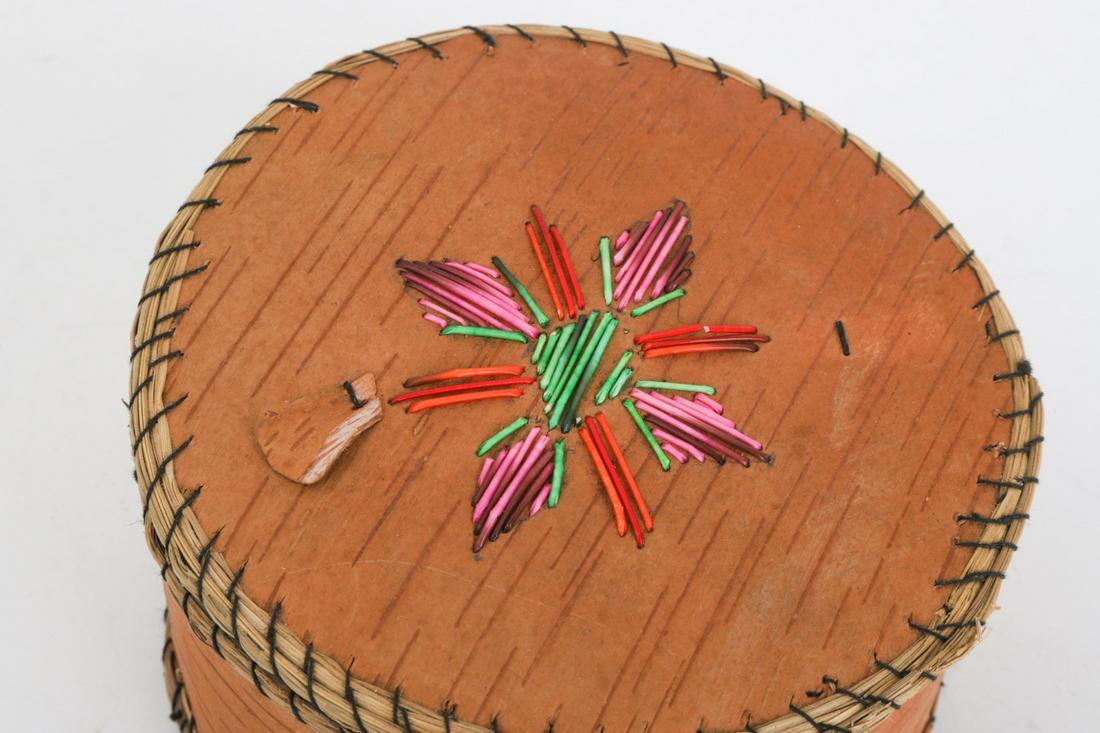ROUND NATIVE AMERICAN BIRCH & QUILL WORK BOX: 2 1/2 x 5 inches