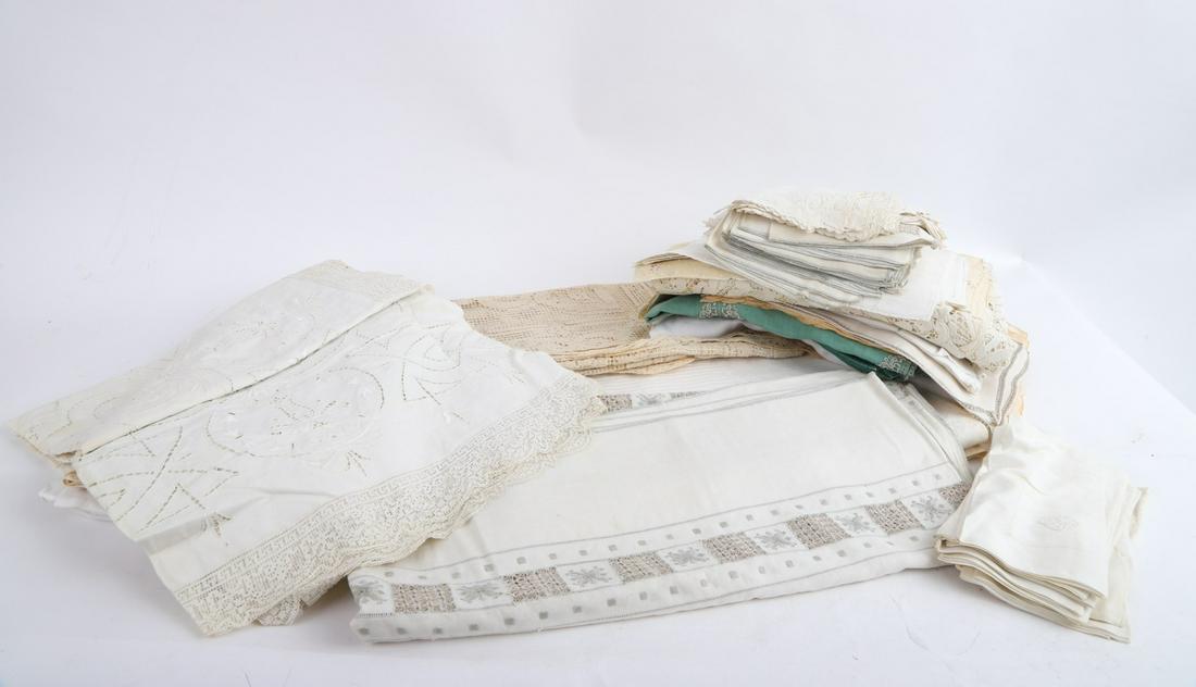 LARGE LOT OF LINEN TABLECLOTHS and NAPKINS: A nice selection. Most in very good and clean condition