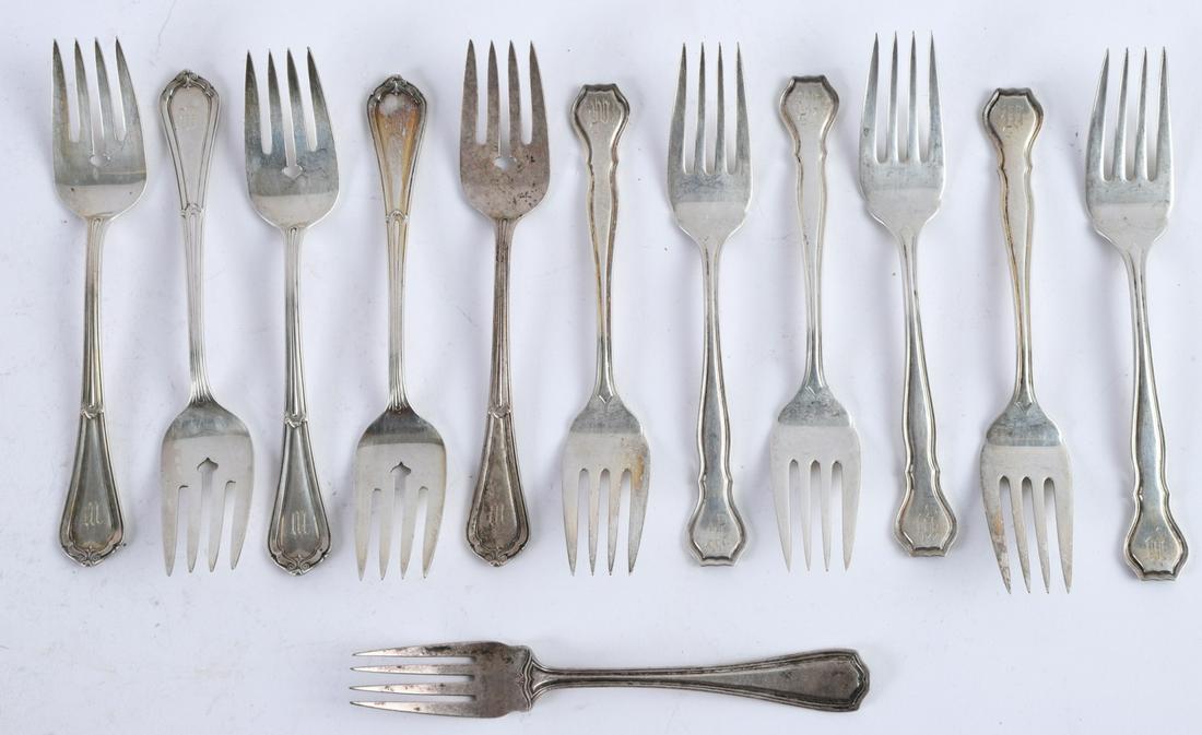 GROUPING OF STERLING SILVER SALAD FORKS: (5) Dominick and Haff, (5) R. Wallace & Son and a lone Reed and Barton. 12.443 troy ounces