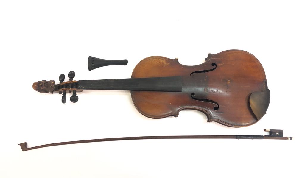 ANTIQUE VIOLIN w/ FIGURAL SCROLL & MARQUETRY BACK: Carved with the bust of Gasparo Duiffopruggar. Ribs are carved in Latin " I Used to Be Alive - I came from the Woods - by the Power of God I died Sweetly". And inlaid on back with a gate to Balogia. T