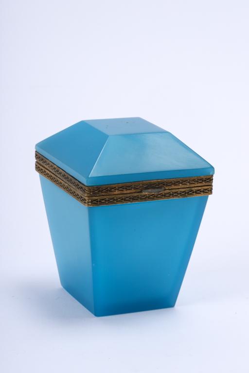 ART DECO BLUE GLASS BOX with ORMOLU MOUNTS etc: Including' Beaded change purse, (3) miniature shell cameos, brass child's bracelet, fitted case and a necklace. Glass box is 4 1/4 inches.