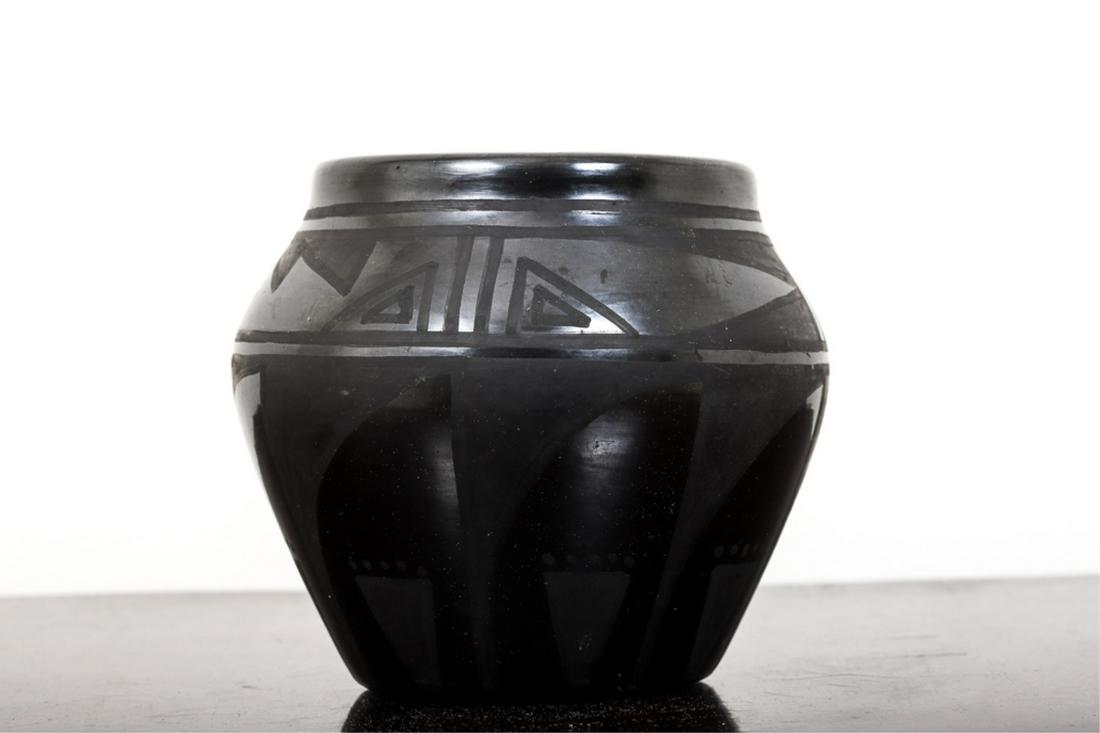 RAYITA MONTOYA NATIVE AMERICAN BLACK POTTERY BOWL (1 of 9)