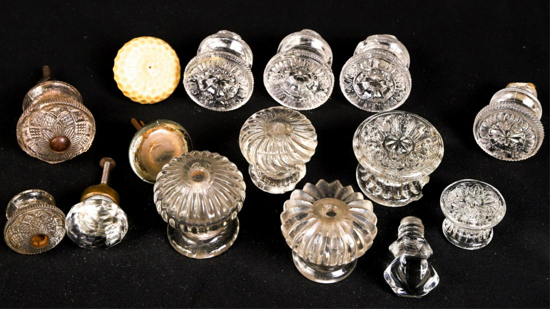 GROUPING OF ANTIQUE SANDWICH GLASS KNOBS & PULLS (1 of 18)