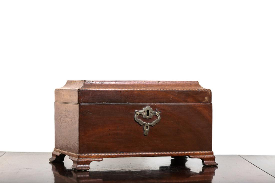 CHIPPENDALE MAHOGANY DRESSER BOX (1 of 10)