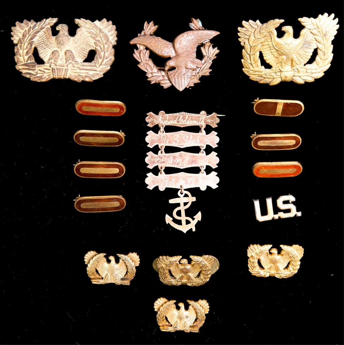 US MILITARY BADGES and PINS (1 of 12)