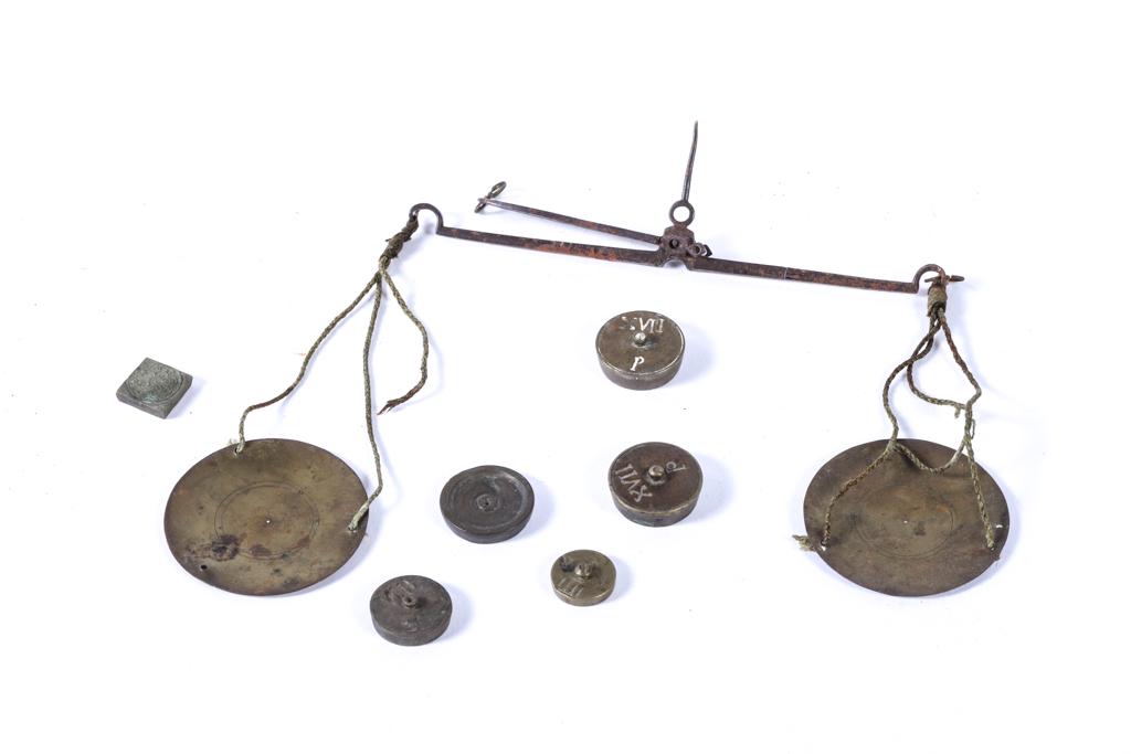 (18th c) SCALE SET in FITTED WOODEN CASE (1 of 10)