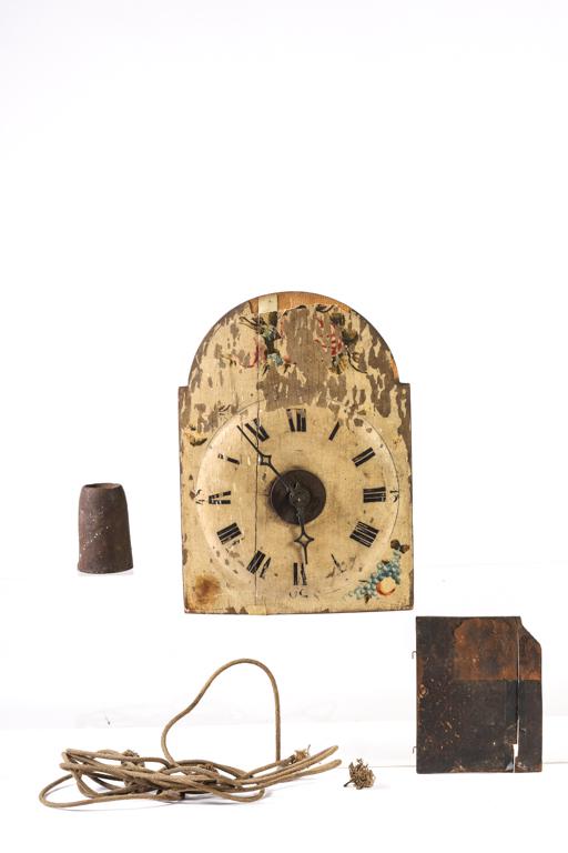 (18th c) CONTINENTAL WAG-ON-THE-WALL CLOCK (1 of 11)